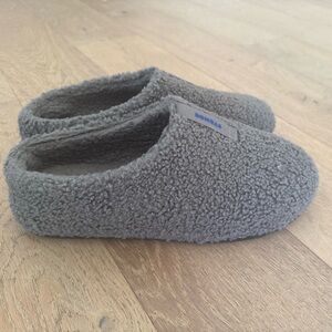 Bombas Cozy Gray Slip-On Loafers